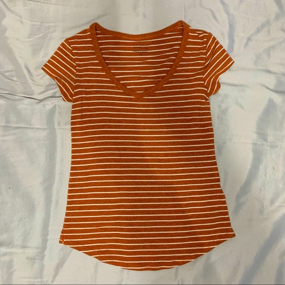 Tahari V-neck T shirt - Picture 1 of 2